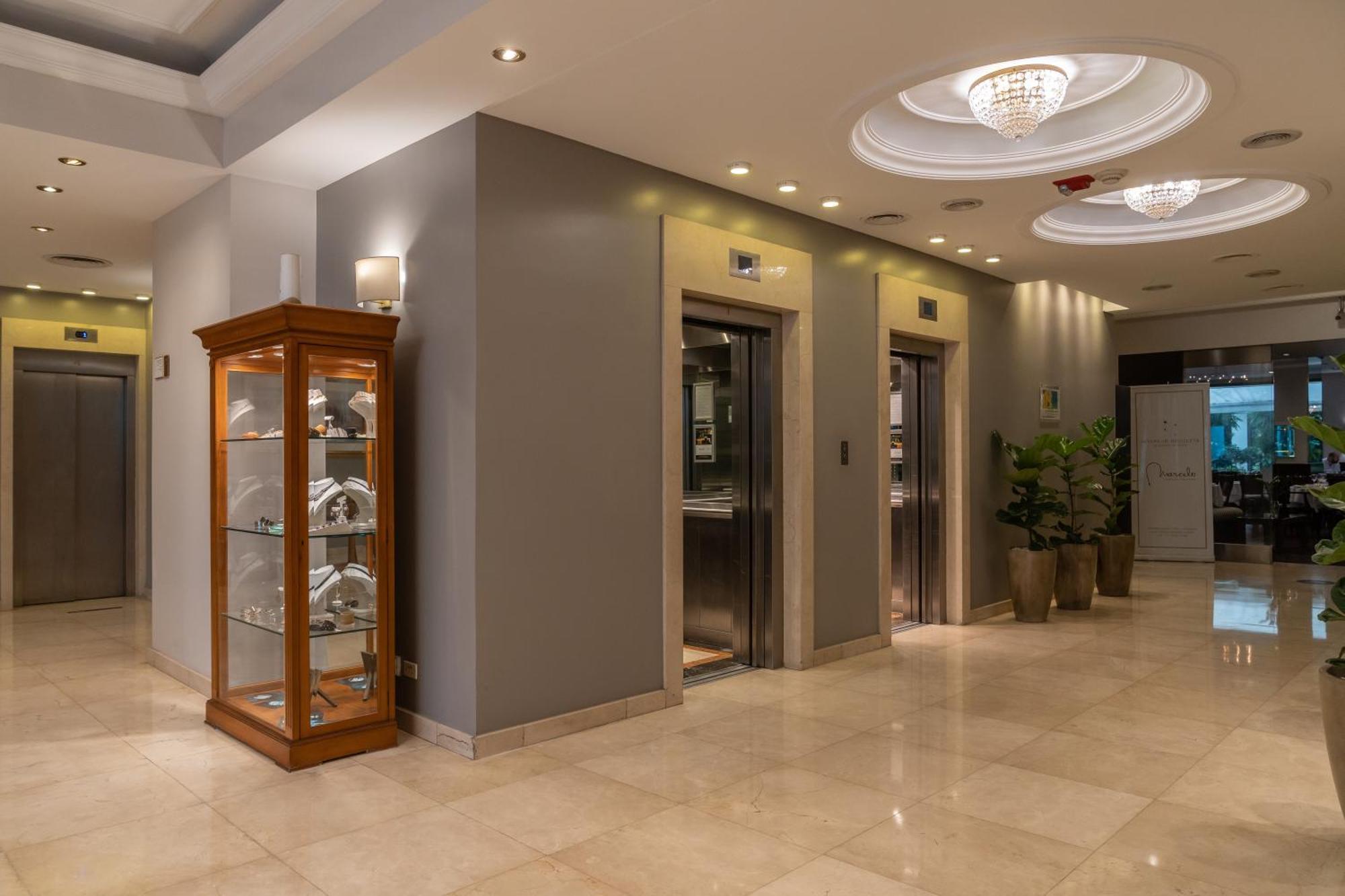 Hotel Intersur Recoleta Буэнос-Айрес Экстерьер фото
