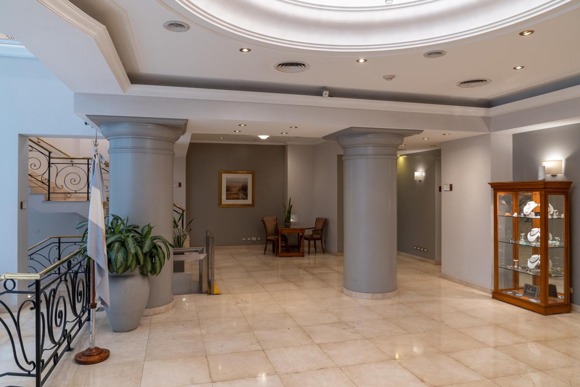 Hotel Intersur Recoleta Буэнос-Айрес Экстерьер фото
